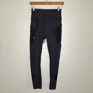 Lululemon Athletica Cargo Super-High-Rise Hiking Tight 
25" Size: 6 Black